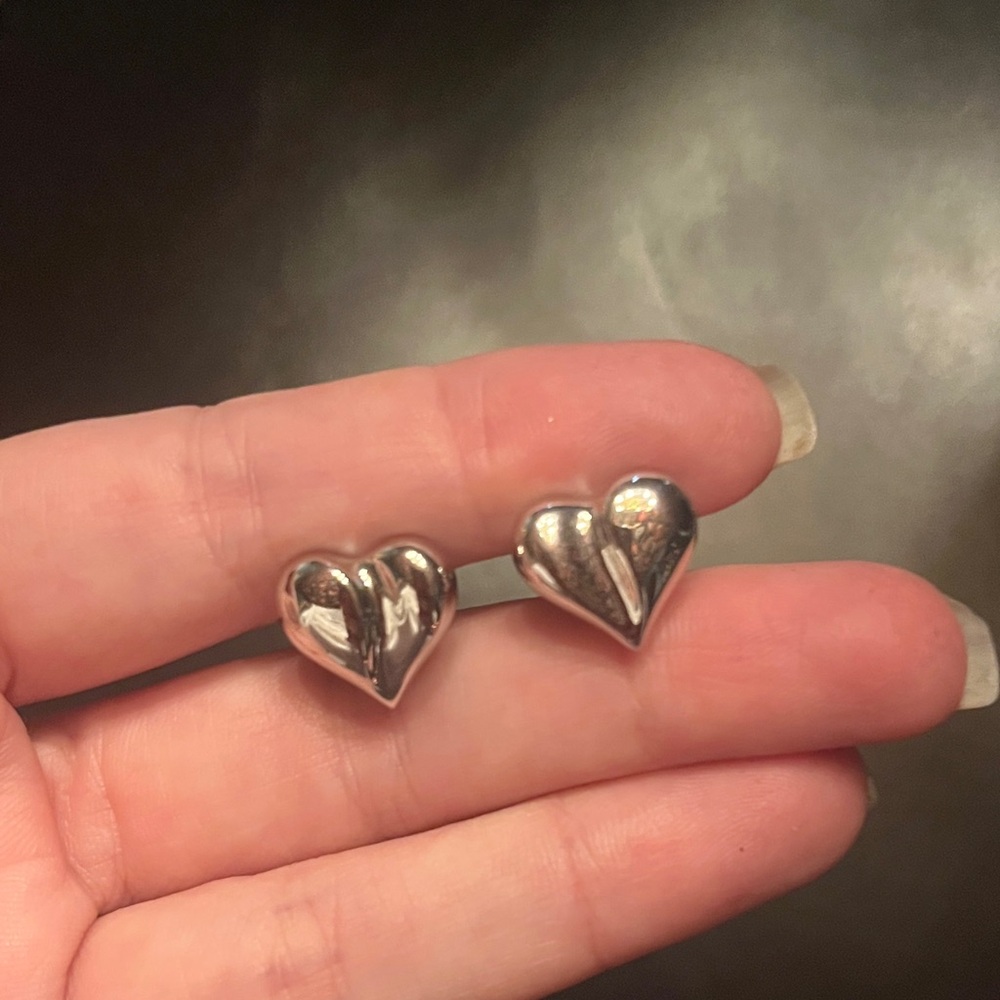Vintage tiny silver tone heart stud earrings Avon